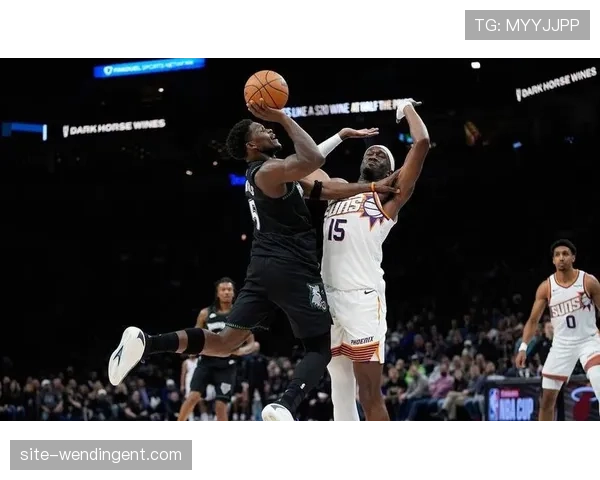 爱德华兹空砍五十五分创生涯新高 森林狼内线漏洞难掩个人英雄主义 爱德华兹空砍五十五分创生涯新高 森林狼内线漏洞难掩个人英雄主义